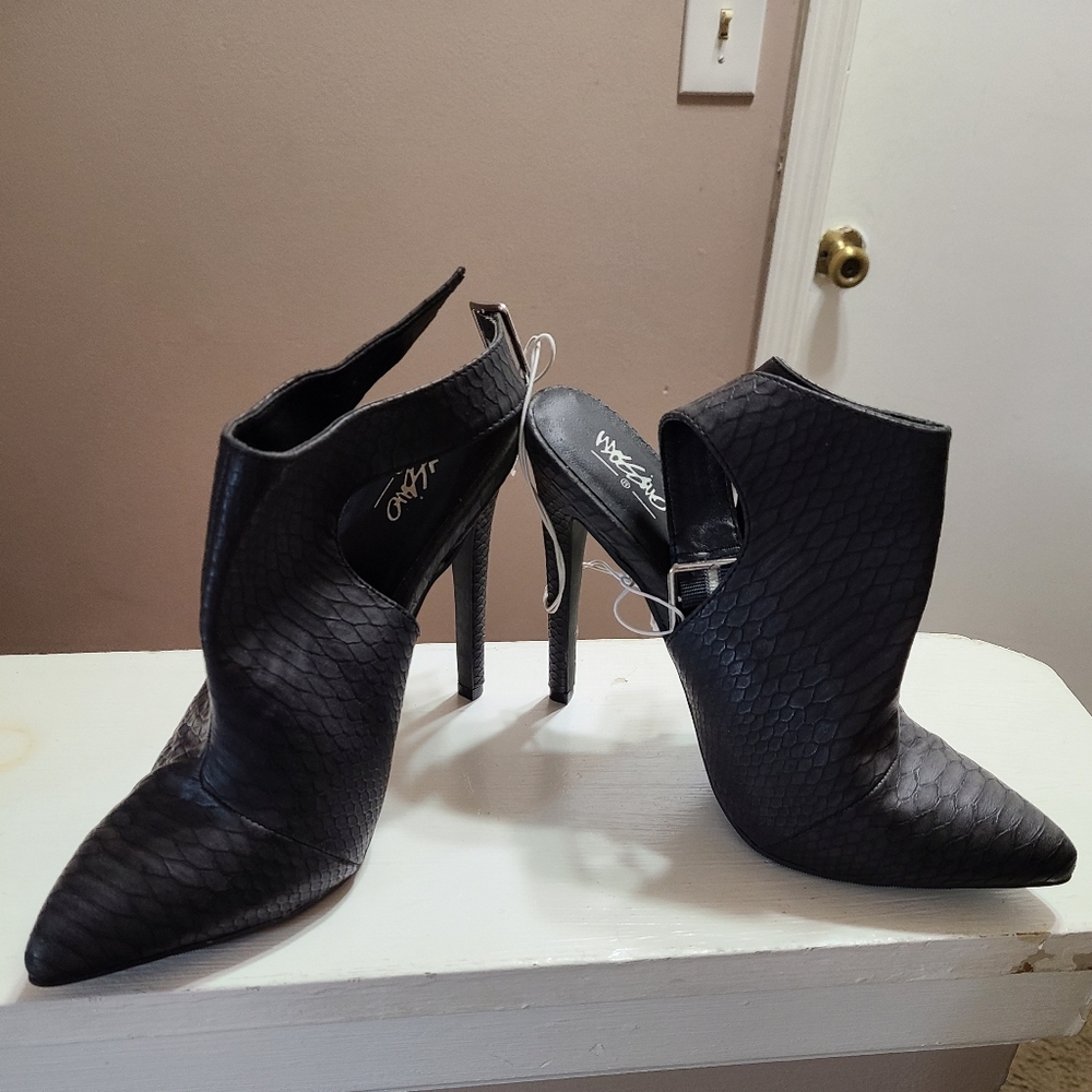 Black Mossimo Heels